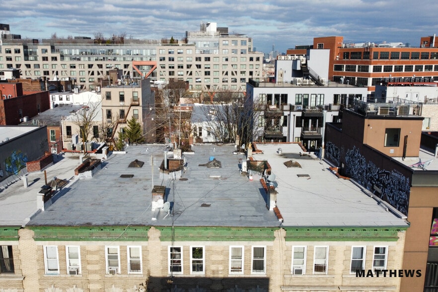 57 Troutman St, Brooklyn, NY à vendre - Photo du bâtiment - Image 3 de 6