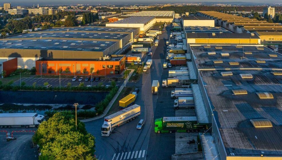 Industrial in Aulnay-sous-Bois for lease - Aerial - Image 2 of 5