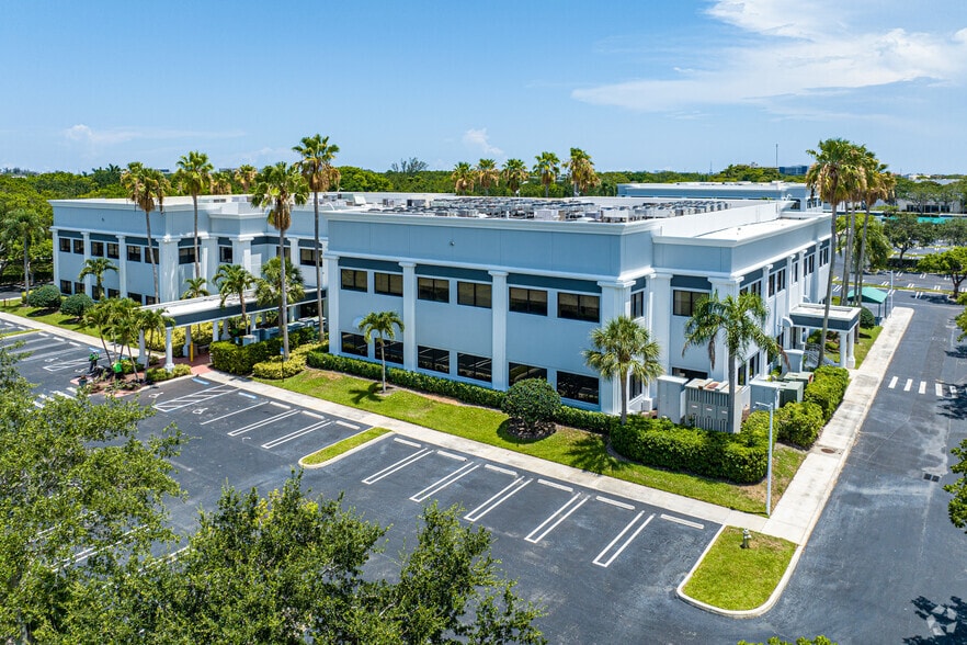 6601 Park of Commerce Blvd, Boca Raton, FL for lease - Primary Photo - Image 1 of 28