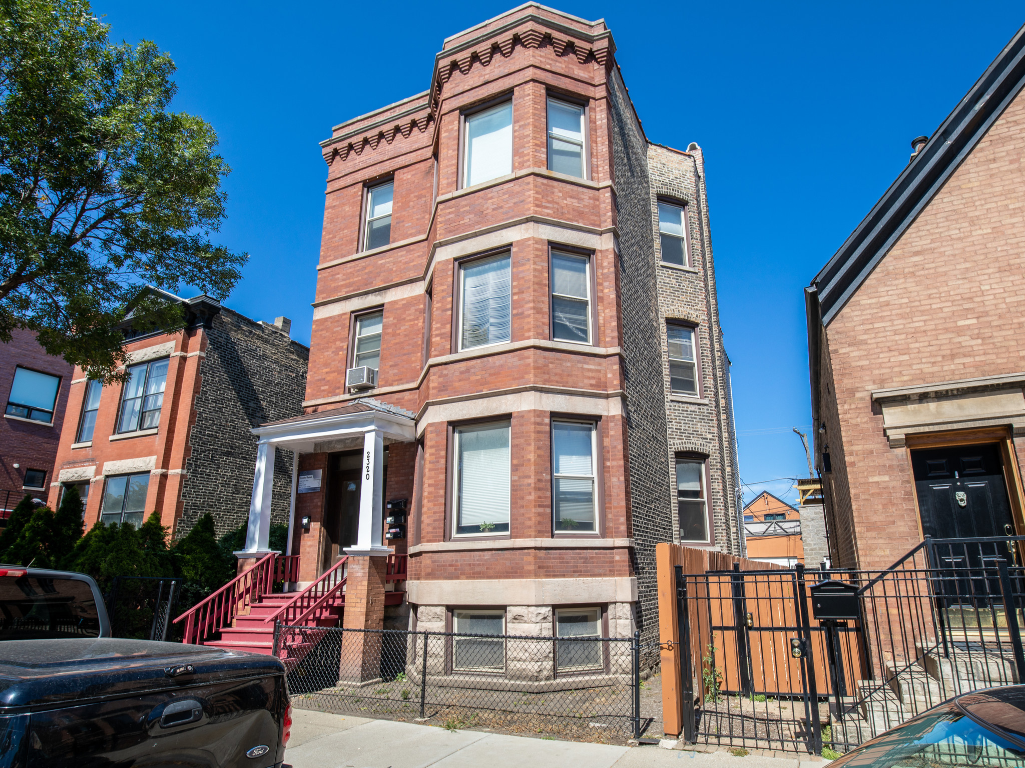 2320 W Armitage Ave, Chicago, IL for sale Building Photo- Image 1 of 1