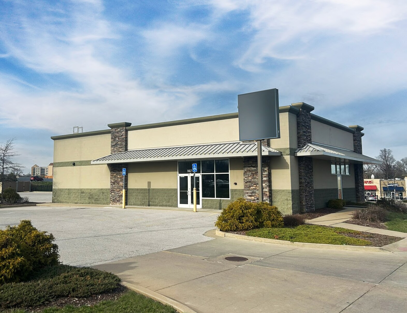 967 Northwest Plaza Dr, Northwest Plaza, MO à louer Photo du bâtiment- Image 1 de 8