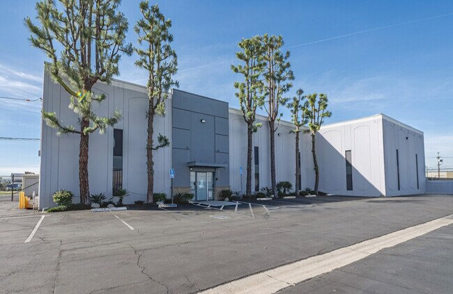 Plus de détails pour 7101 Fair Ave, North Hollywood, CA - Industriel à louer