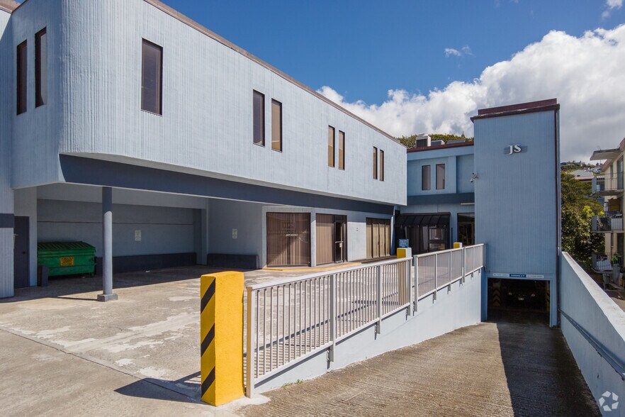 3160 Waialae Ave, Honolulu, HI à vendre - Photo du bâtiment - Image 2 de 8