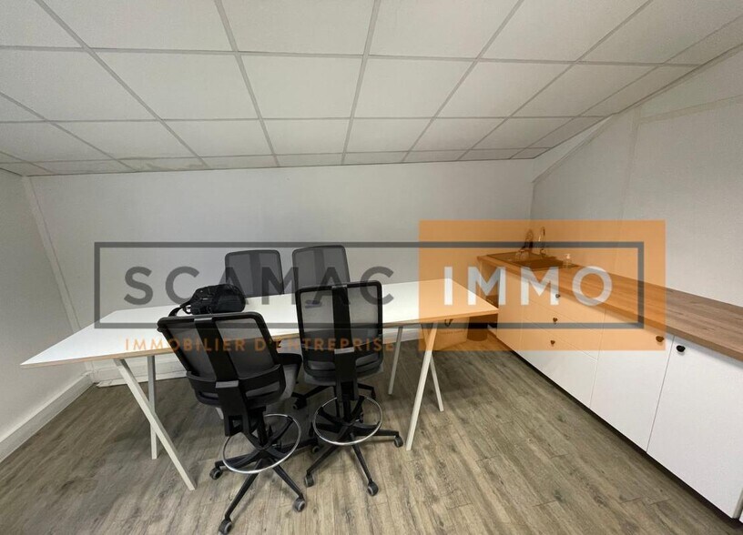 Industrial in Neuilly-Plaisance for lease - Building Photo - Image 2 of 9