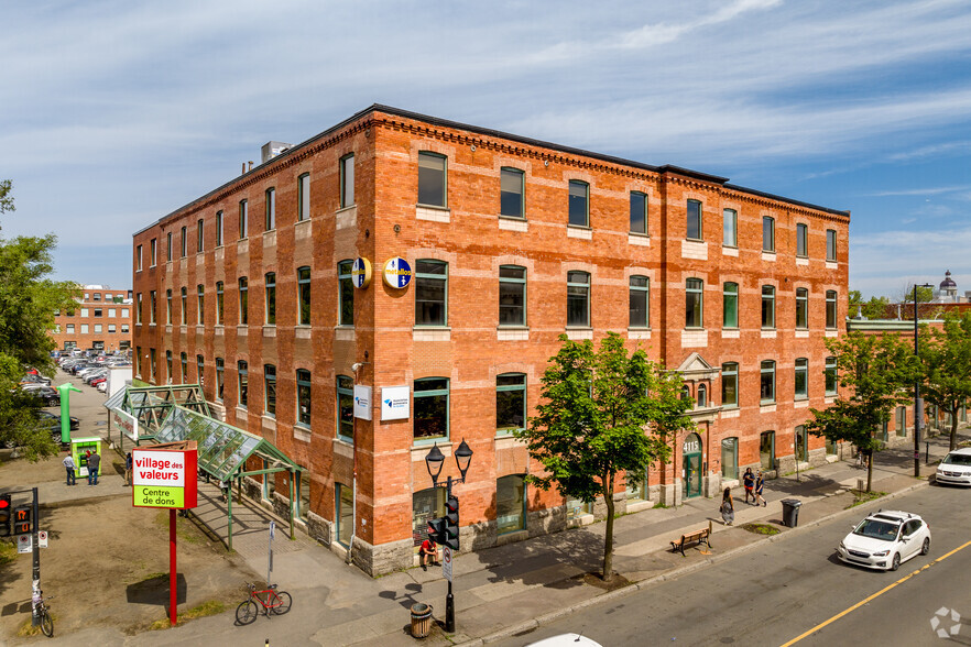 4115 Rue Ontario E, Montréal, QC à vendre - Photo principale - Image 1 de 1