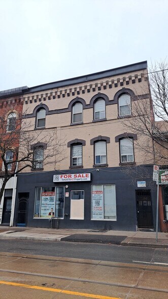 248 Queen St E, Toronto, ON à vendre - Vidéo sur l’inscription commerciale - Image 2 de 19