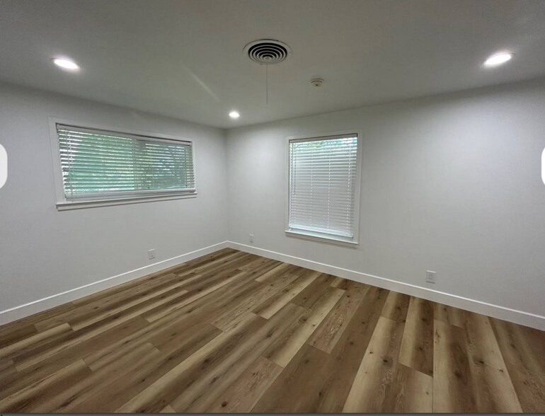 8060 Highway 290 W, Austin, TX à louer - Photo du bâtiment - Image 3 de 9