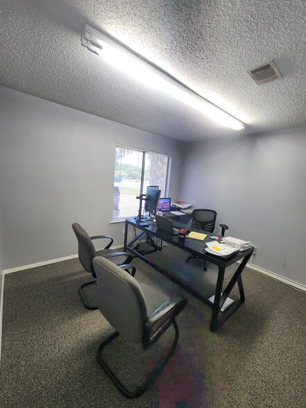 2170 Creighton Rd, Pensacola, FL à vendre - Photo du bâtiment - Image 3 de 26