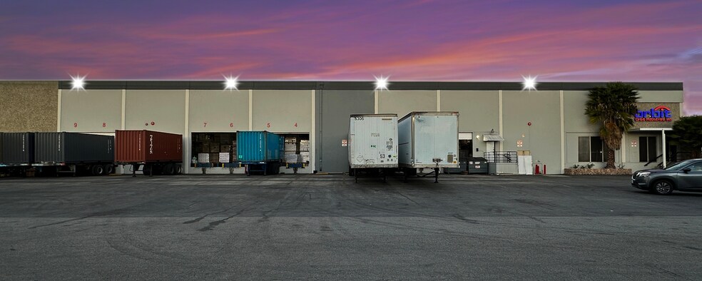 4170-4174 Bandini Blvd, Los Angeles, CA for lease - Building Photo - Image 2 of 8