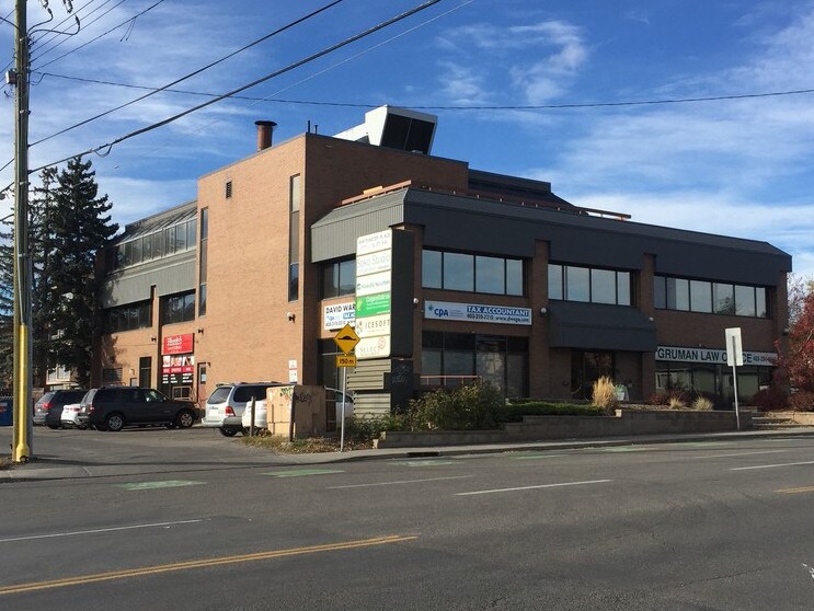 1717 10th St NW, Calgary, AB à vendre Photo principale- Image 1 de 1