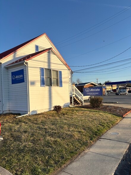 8609 Old Harford Rd, Baltimore, MD for lease - Building Photo - Image 2 of 18