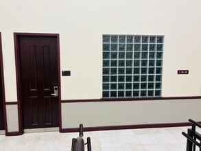 2101 Vista Pkwy, West Palm Beach, FL for lease Interior Photo- Image 1 of 3
