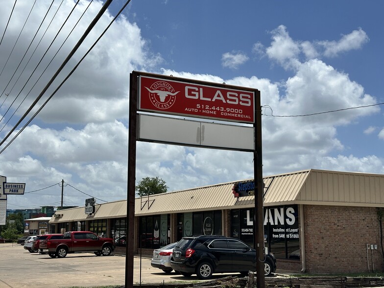 13216 Pond Springs Rd, Austin, TX for lease - Building Photo - Image 2 of 14