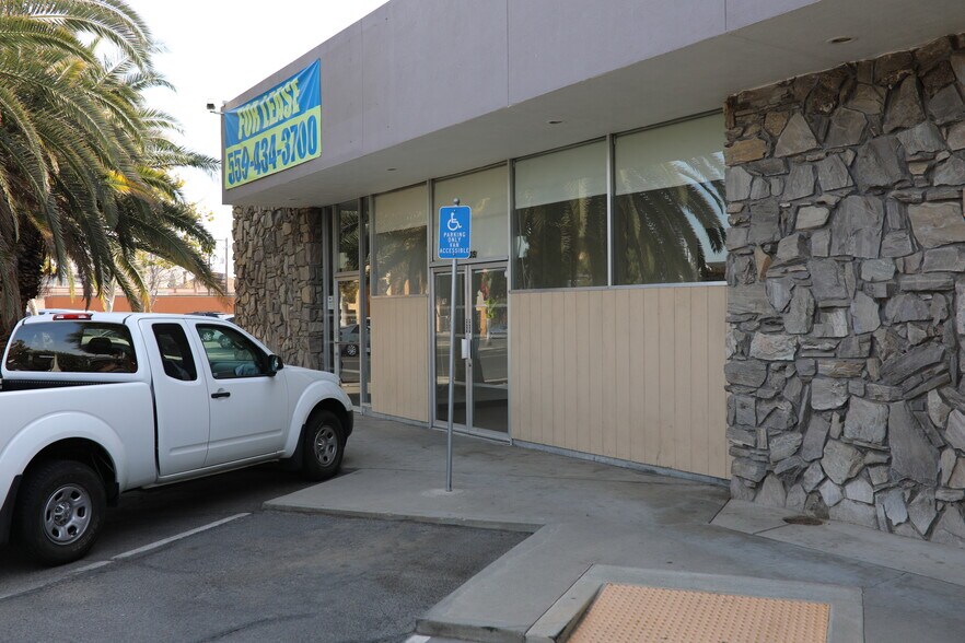 1815 Van Ness Ave, Fresno, CA for lease - Building Photo - Image 3 of 28