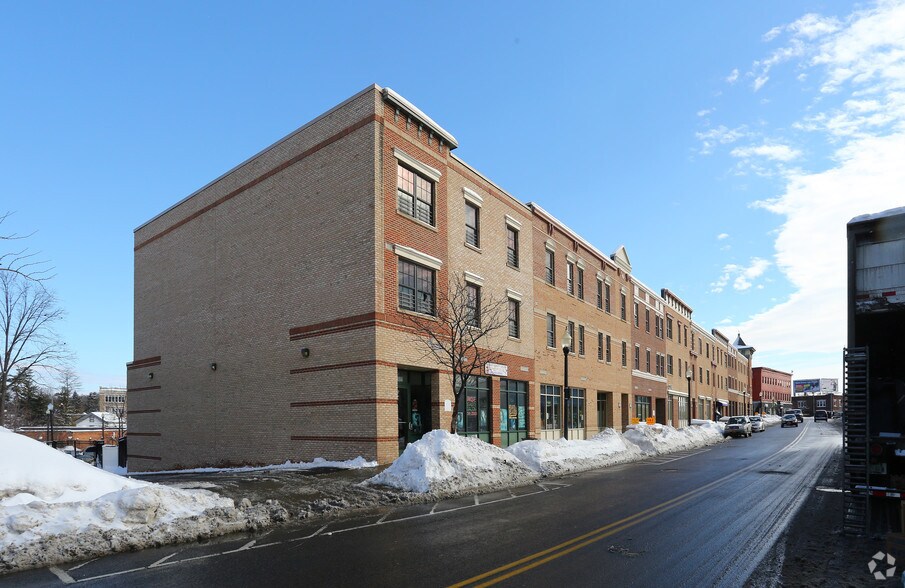 417-447 Main St, Poughkeepsie, NY à vendre - Photo du bâtiment - Image 3 de 5