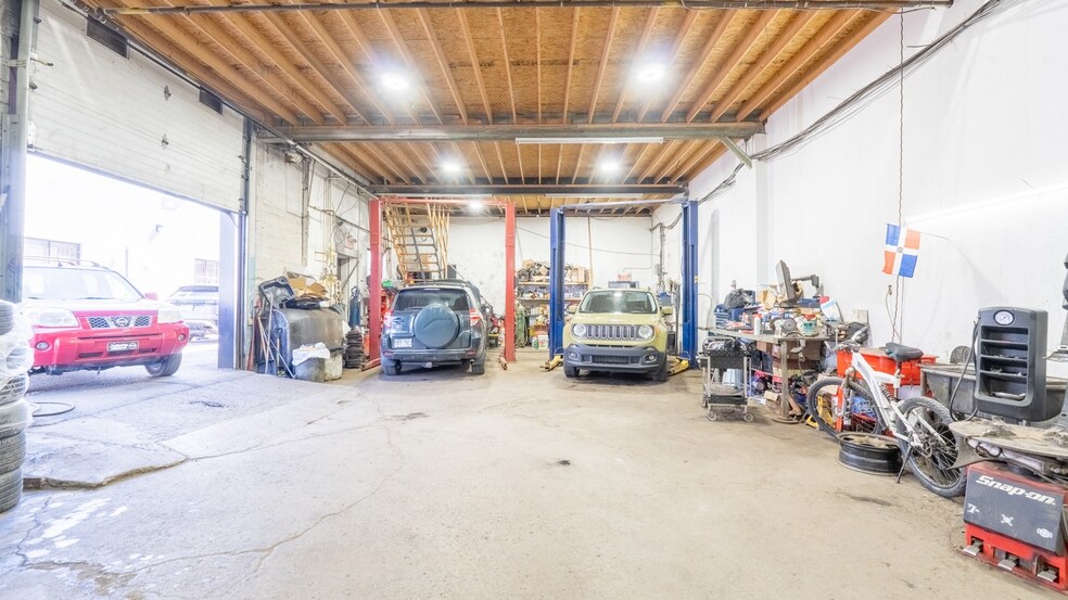 8645-8659 8e Avenue, Montréal, QC à vendre - Photo du bâtiment - Image 2 de 2