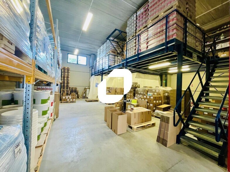 Flex in Brignais for lease - Building Photo - Image 3 of 9