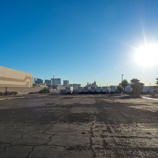 4300 W Tropicana Ave, Las Vegas, NV for lease - Primary Photo - Image 1 of 10