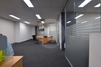 25-27 Solent Cct, Norwest à louer Photo intérieure- Image 1 de 3