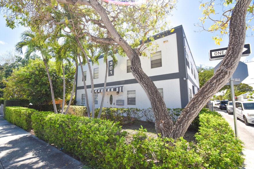 Downtown Lake Worth Beach Portfolio portfolio of 4 properties for sale on LoopNet.ca - Building Photo - Image 2 of 40