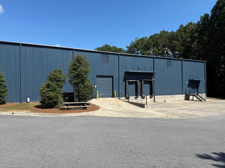 9330 Industrial Ter, Alpharetta, GA for lease - Building Photo - Image 3 of 3