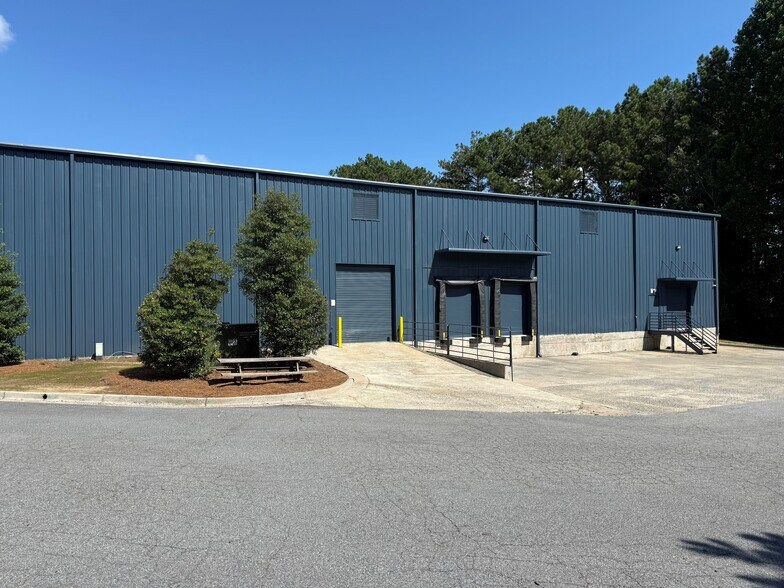 9330 Industrial Ter, Alpharetta, GA à louer - Photo du bâtiment - Image 3 de 3