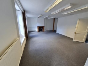 Knockhundred Row, Midhurst for lease Interior Photo- Image 2 of 5
