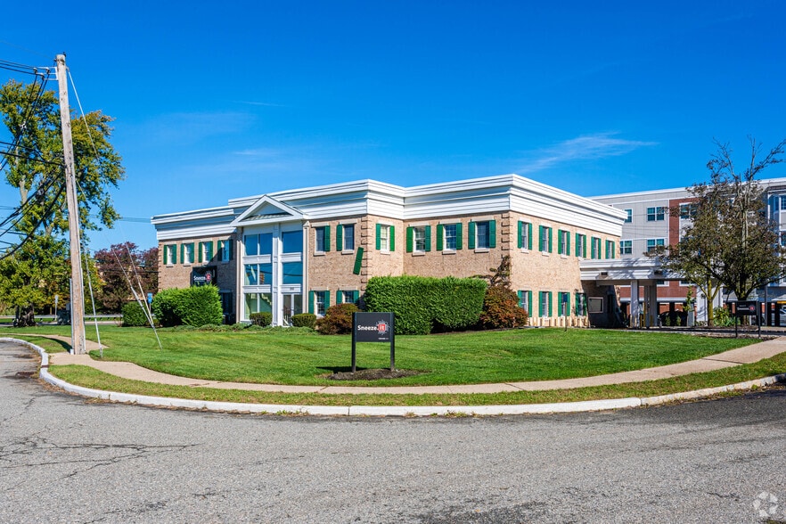 250 Passaic Ave, Fairfield, NJ for lease - Primary Photo - Image 1 of 5