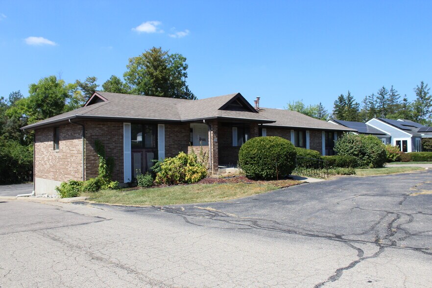7345 Far Hills Ave, Dayton, OH à vendre - Photo du bâtiment - Image 2 de 31