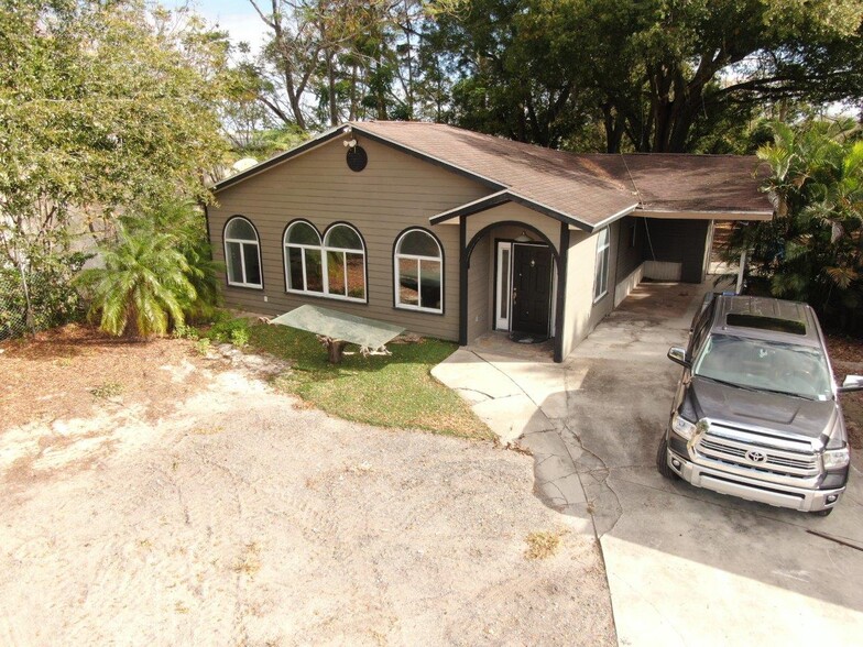 8201 N Orange Blossom Trl, Orlando, FL for sale - Building Photo - Image 1 of 1