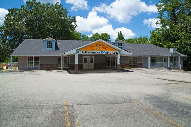 More details for 1043 Grays Dr, Chattanooga, TN - Retail for Lease