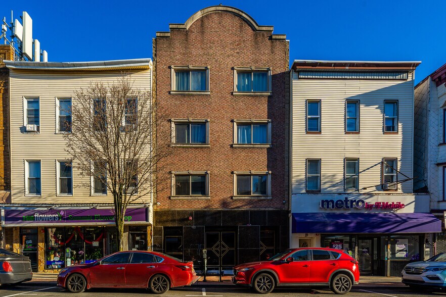 910 SUMMIT Ave, Union City, NJ à vendre - Photo du bâtiment - Image 2 de 18