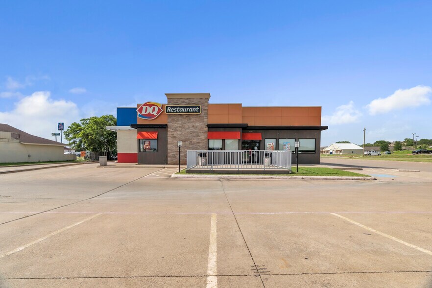 1509 Corsicana Hwy, Hillsboro, TX à vendre - Photo du bâtiment - Image 1 de 7