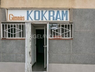 Plus de détails pour Multi-résidentiel à vendre