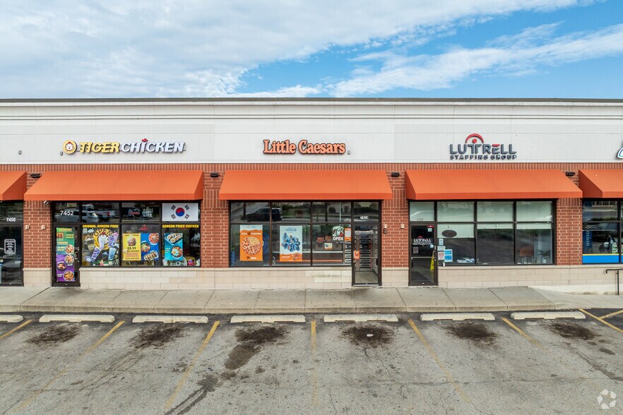7448-7458 Barrington Rd, Hanover Park, IL à louer - Photo du bâtiment - Image 3 de 6