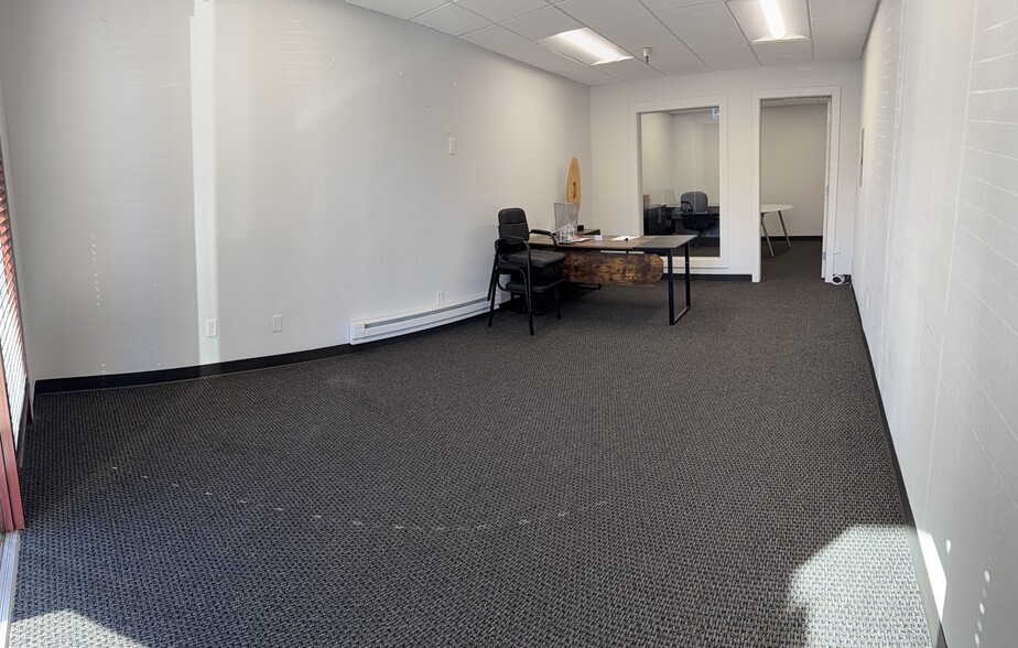 12242 Business Park Dr, Truckee, CA for lease - Interior Photo - Image 2 of 4