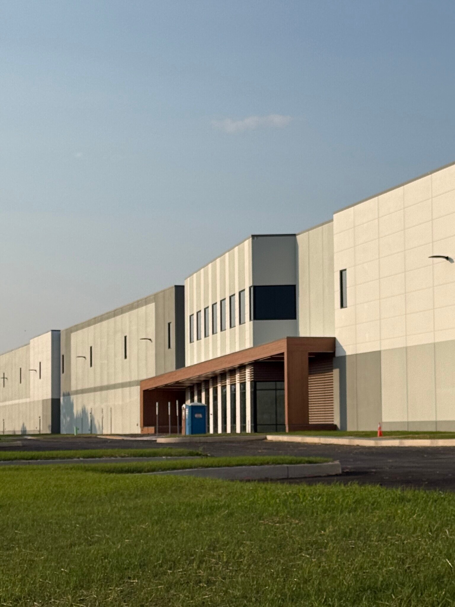 Silver Spring Route 11-Building 1, Mechanicsburg, PA for lease Interior Photo- Image 1 of 2