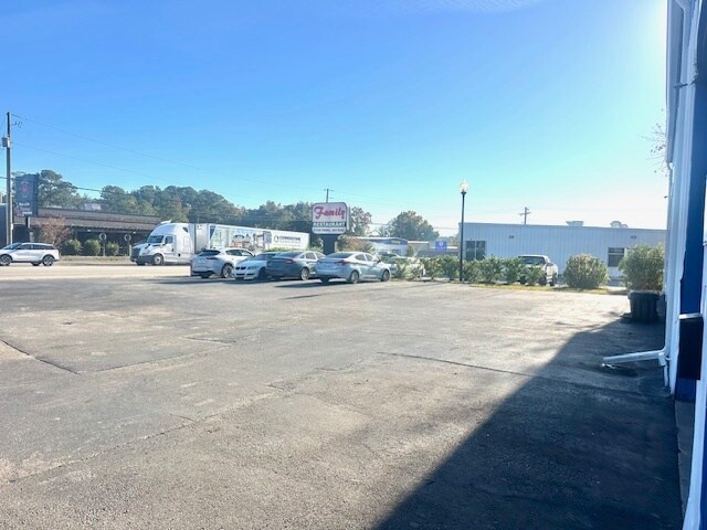 114 E 5th North St, Summerville, SC à vendre - Photo du bâtiment - Image 2 de 4