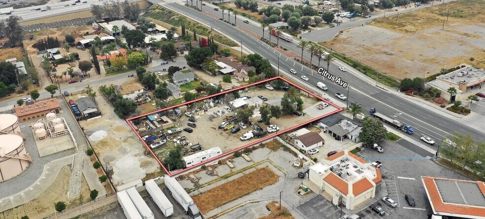 10444 Citrus Ave, Fontana, CA à vendre - Photo du bâtiment - Image 1 de 5