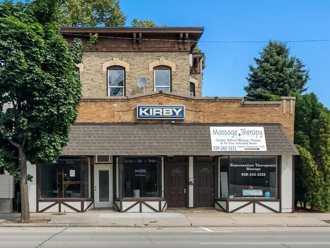 More details for 1410 Washington St, Manitowoc, WI - Retail for Sale