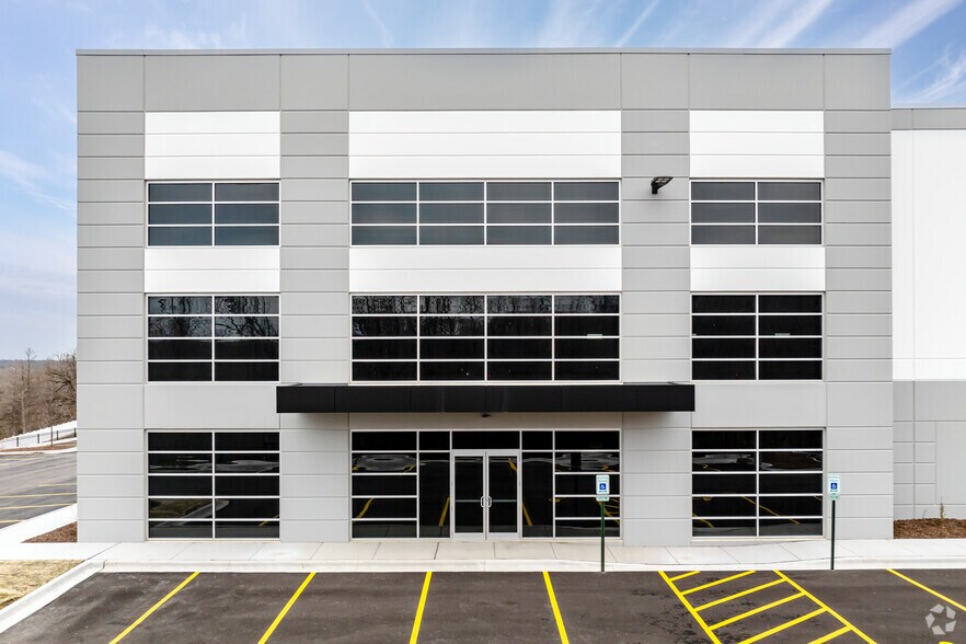 1120 Tollgate Rd, Elgin, IL à louer - Photo du bâtiment - Image 3 de 9