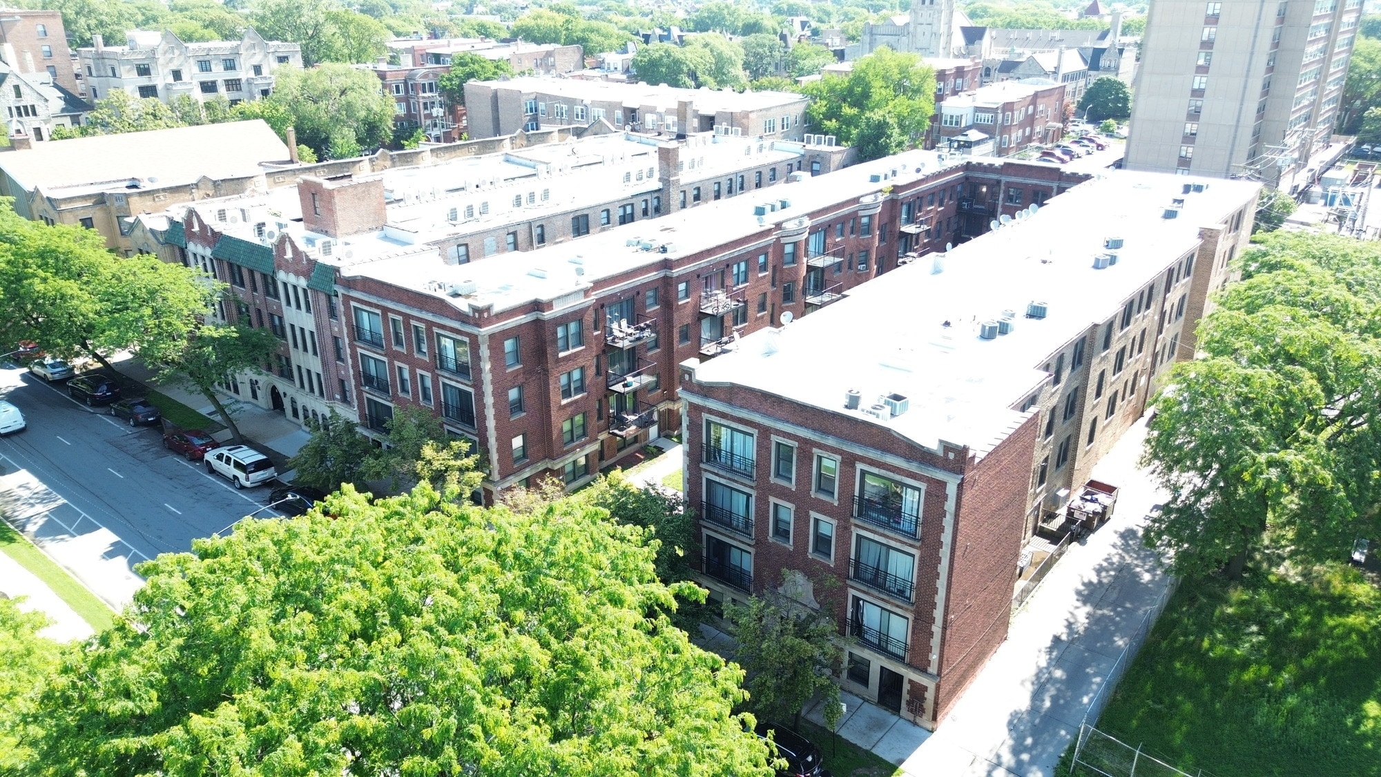 97-Unit Kenwood Portfolio portfolio of 2 properties for sale on LoopNet.ca Building Photo- Image 1 of 8