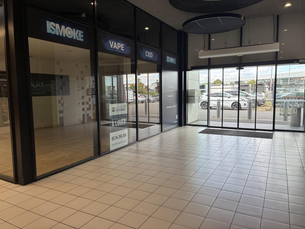 Office in Toulouse for lease Interior Photo- Image 1 of 5