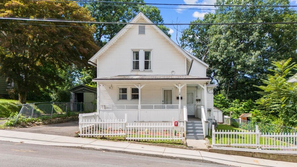 Waterbury Multifamily Portfolio portfolio of 5 properties for sale on LoopNet.ca - Primary Photo - Image 3 of 21
