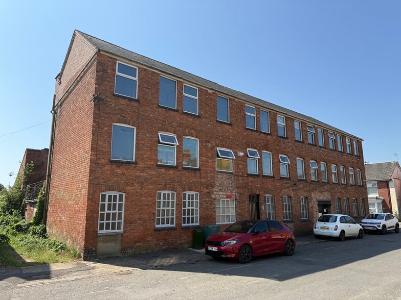 49 Grove Rd, Rushden à vendre - Photo du bâtiment - Image 2 de 3