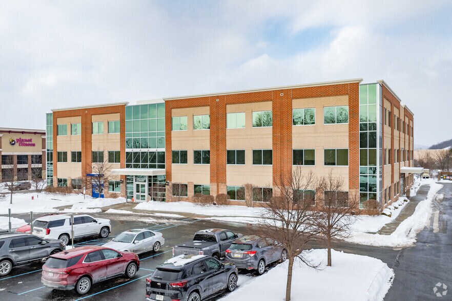 51 Dutilh Rd, Cranberry Township, PA à louer - Photo du bâtiment - Image 2 de 4