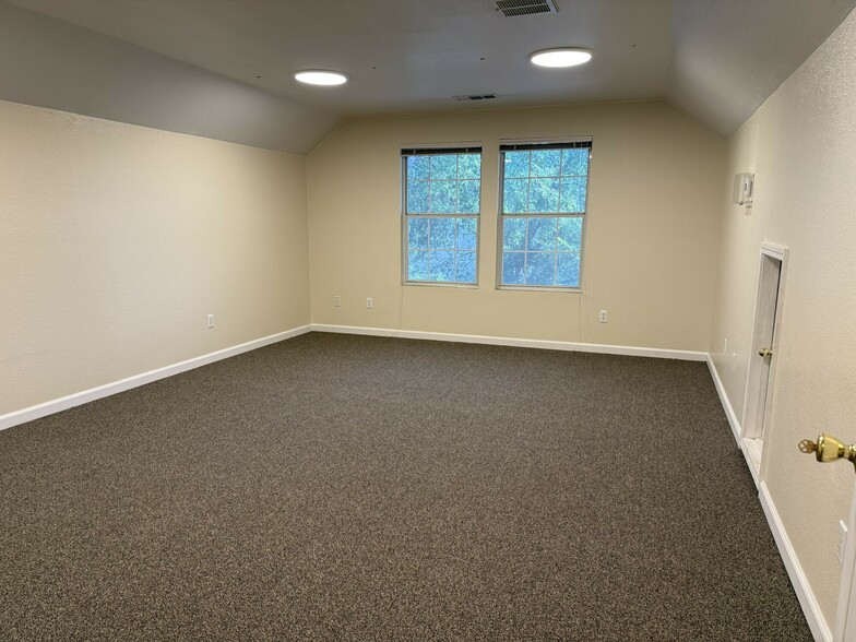 35 Heritage Ln, Chico, CA for lease - Building Photo - Image 2 of 3