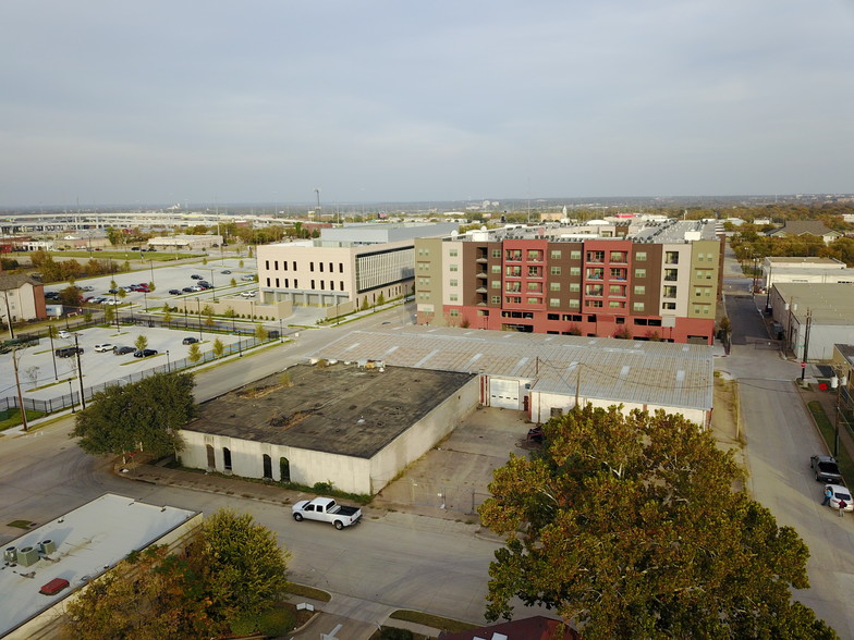 209 Pennsylvania Ave, Fort Worth, TX for sale - Aerial - Image 2 of 4