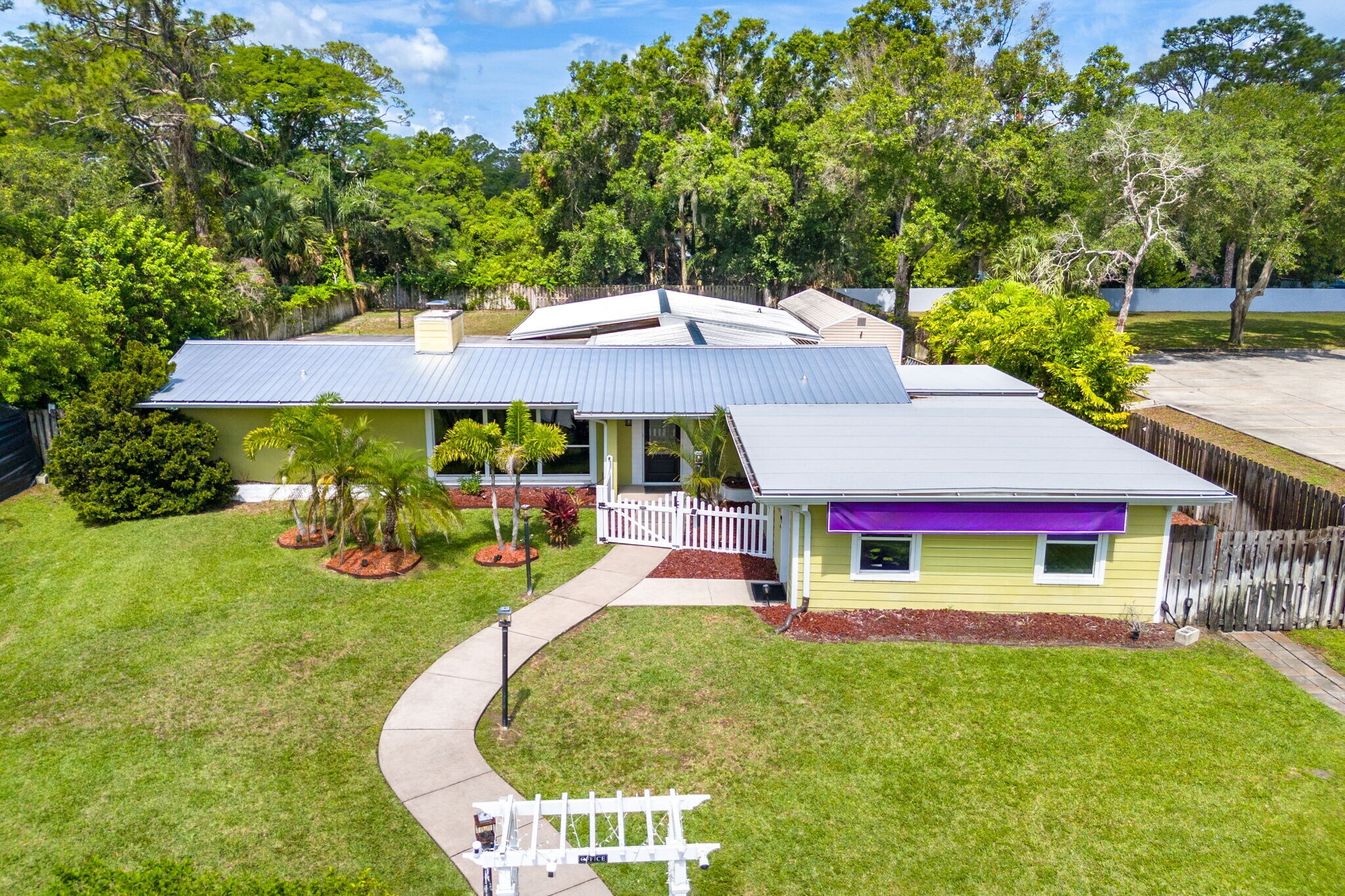 996 S Wickham Rd, West Melbourne, FL à vendre Photo du bâtiment- Image 1 de 1