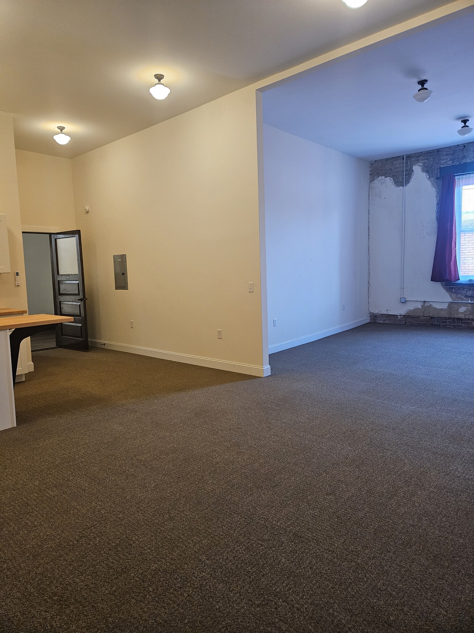 104-106 W Main St, Wallace, NC for lease Interior Photo- Image 1 of 11